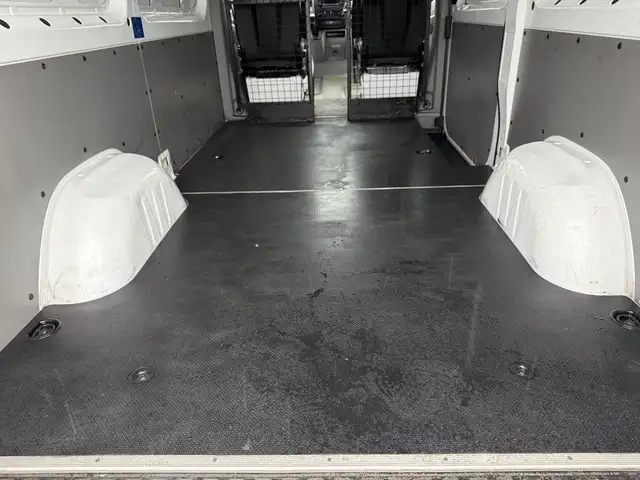 2016 Mercedes-Benz Sprinter 2500 Cargo Van - Photo 19