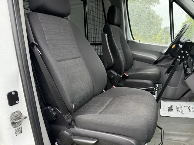 2016 Mercedes-Benz Sprinter 2500 Cargo Van - Photo 22
