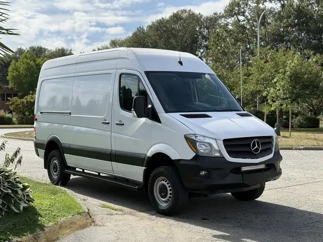 2017 Mercedes-Benz Sprinter 2500 4X4 Cargo Van with Rear Shelvin
