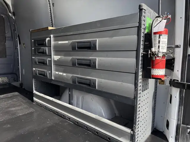 2017 Mercedes-Benz Sprinter 2500 4X4 Cargo Van with Rear Shelvin - Photo 13