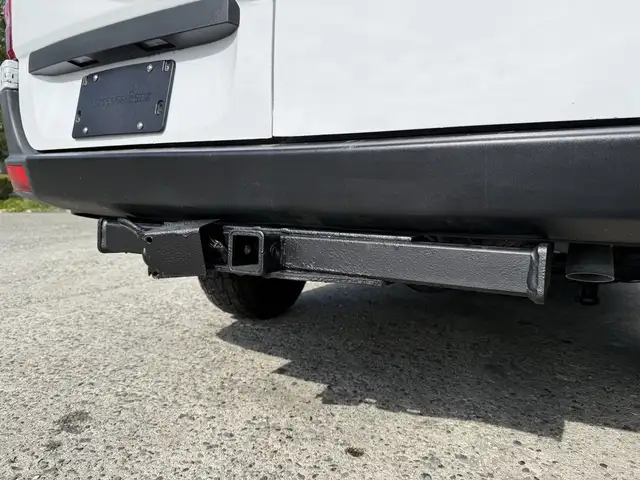 2017 Mercedes-Benz Sprinter 2500 4X4 Cargo Van with Rear Shelvin - Photo 17