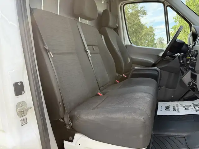 2017 Mercedes-Benz Sprinter 2500 4X4 Cargo Van with Rear Shelvin - Photo 23