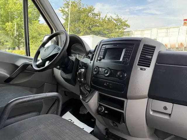 2017 Mercedes-Benz Sprinter 2500 4X4 Cargo Van with Rear Shelvin - Photo 24