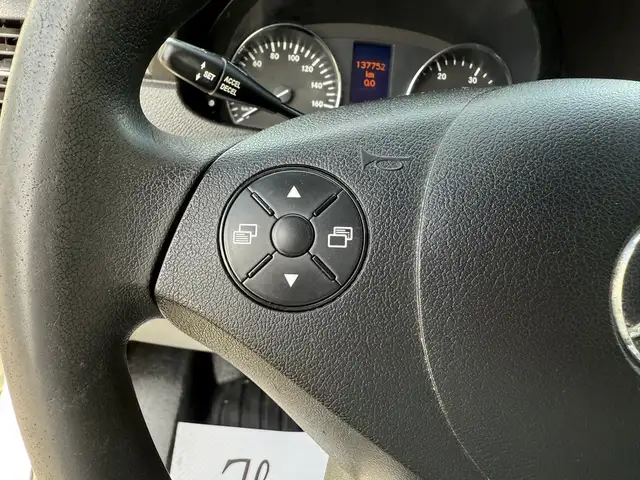 2017 Mercedes-Benz Sprinter 2500 4X4 Cargo Van with Rear Shelvin - Photo 30