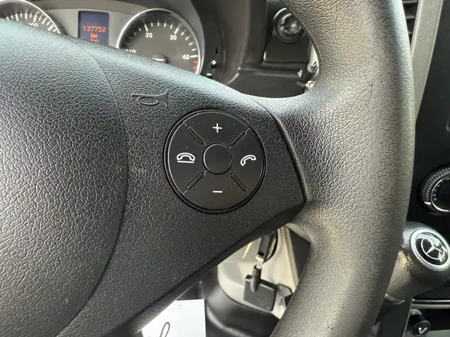 2017 Mercedes-Benz Sprinter 2500 4X4 Cargo Van with Rear Shelvin - Photo 31