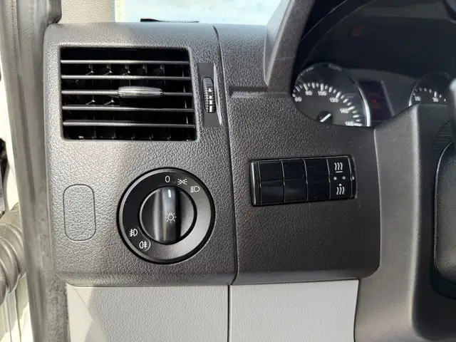 2017 Mercedes-Benz Sprinter 2500 4X4 Cargo Van with Rear Shelvin - Photo 33