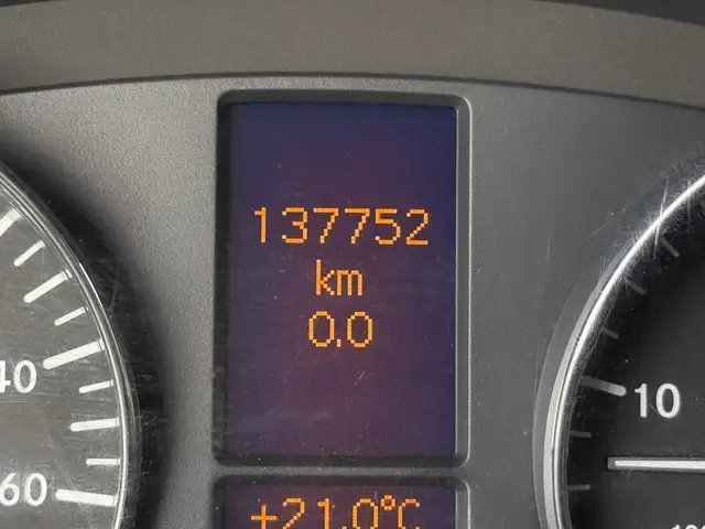 2017 Mercedes-Benz Sprinter 2500 4X4 Cargo Van with Rear Shelvin - Photo 35