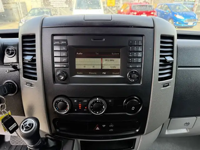 2017 Mercedes-Benz Sprinter 2500 4X4 Cargo Van with Rear Shelvin - Photo 37