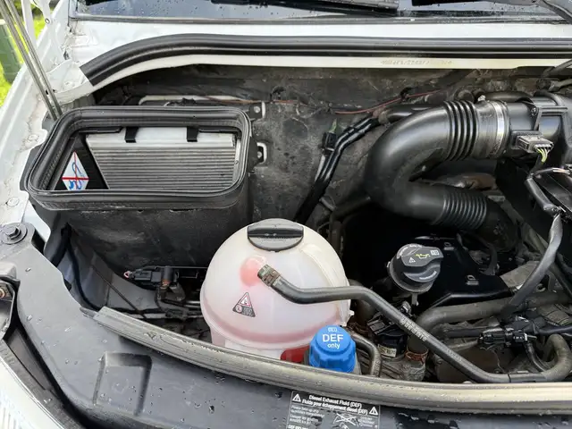 2017 Mercedes-Benz Sprinter 2500 4X4 Cargo Van with Rear Shelvin - Photo 42