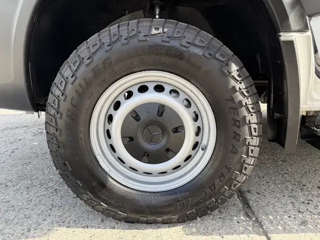 2017 Mercedes-Benz Sprinter 2500 4X4 Cargo Van with Rear Shelvin - Photo 47