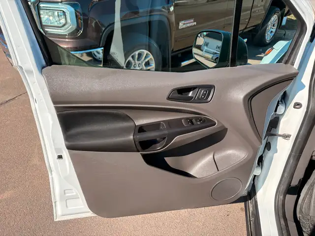 2020 Ford Transit Connect XL Divider! Shelving! Backup Camera! - Photo 11