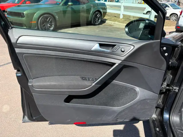 2021 Volkswagen Golf Comfortline AC! Navigation! Backup Camera! - Photo 10