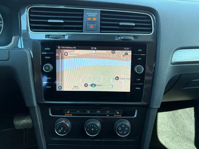 2021 Volkswagen Golf Comfortline AC! Navigation! Backup Camera! - Photo 15