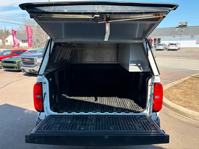 2022 Chevrolet Colorado WT Truck Cap! Backup Camera! - Photo 9