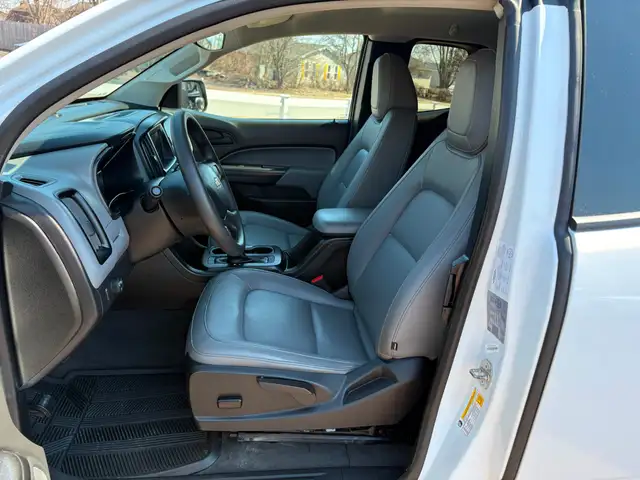 2022 Chevrolet Colorado WT Truck Cap! Backup Camera! - Photo 12