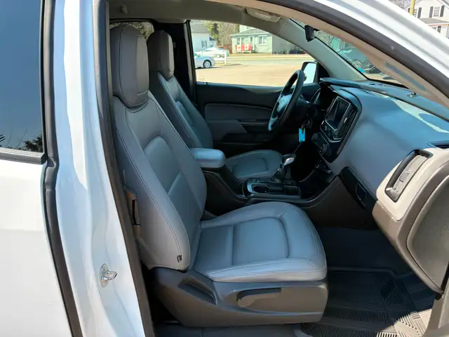 2022 Chevrolet Colorado WT Truck Cap! Backup Camera! - Photo 18