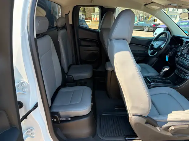 2022 Chevrolet Colorado WT Truck Cap! Backup Camera! - Photo 19