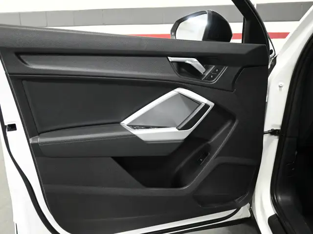 2022 Audi Q3 Panoramic Roof Heated Seats Carplay Side Assist - Photo 11