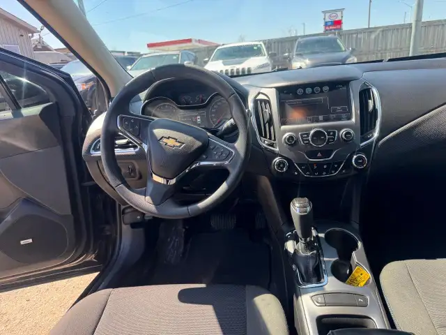 2016 Chevrolet Cruze LT, NO ACCIDENTS, DEALER SERVICED, 2 SETS W - Photo 11