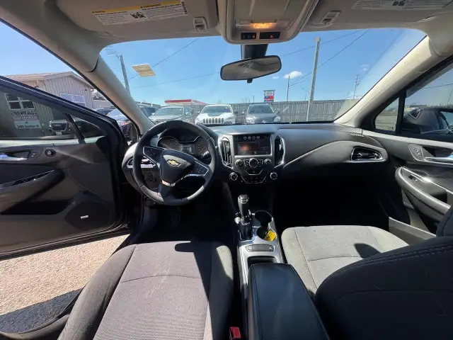 2016 Chevrolet Cruze LT, NO ACCIDENTS, DEALER SERVICED, 2 SETS W - Photo 12