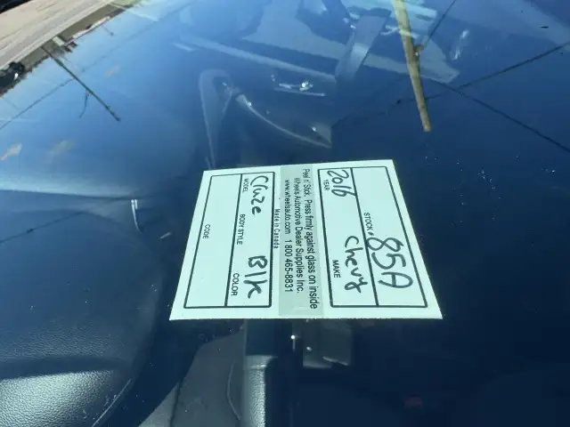 2016 Chevrolet Cruze LT, NO ACCIDENTS, DEALER SERVICED, 2 SETS W - Photo 18