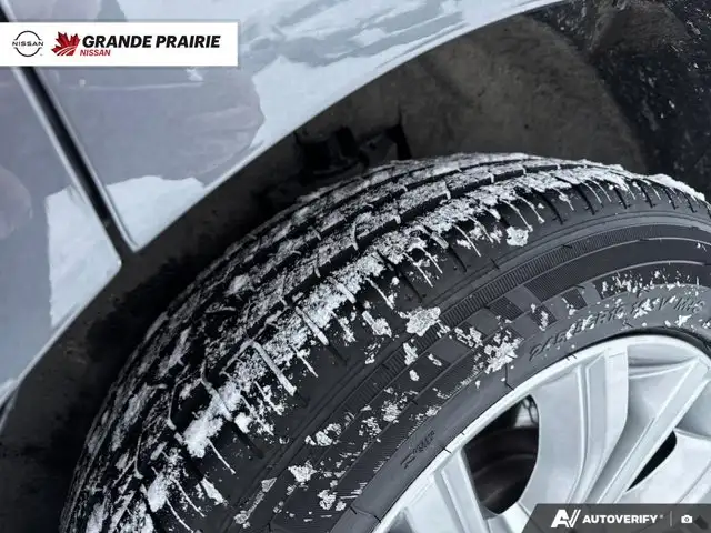 2024 Ford Edge Titanium | AWD | Cross Traffic Alerts - Photo 11