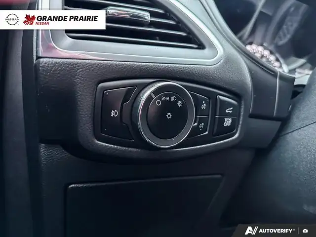 2024 Ford Edge Titanium | AWD | Cross Traffic Alerts - Photo 14