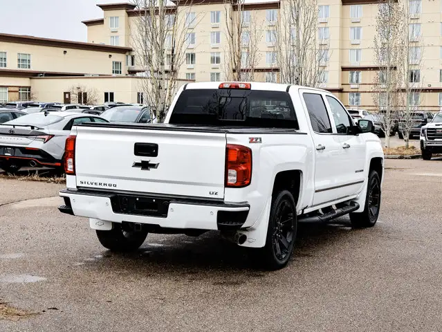 2017 Chevrolet Silverado 1500 LTZ 5.3L - Photo 13