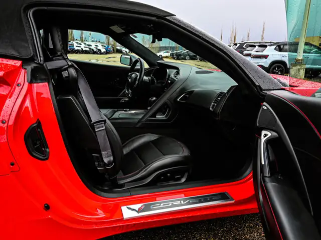 2016 Chevrolet Corvette Z51 3LT Convertible 6.2L - Photo 29