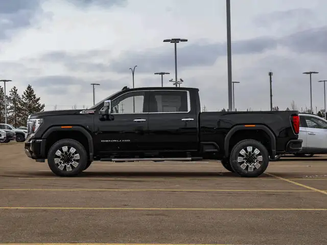 2026 GMC Sierra 3500HD Denali - Photo 5