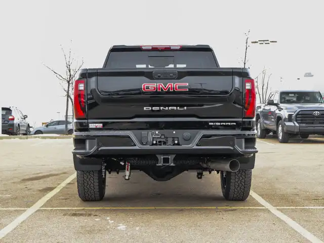 2026 GMC Sierra 3500HD Denali - Photo 7