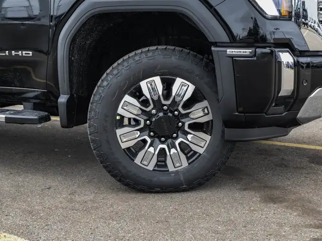 2026 GMC Sierra 3500HD Denali - Photo 11