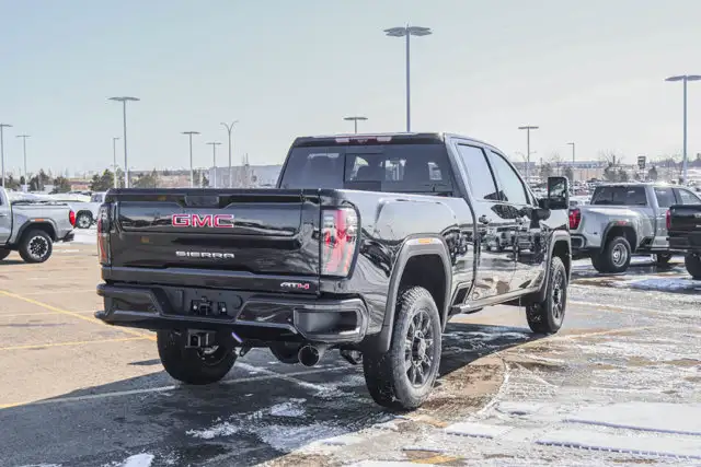 2026 GMC Sierra 3500HD AT4 - Photo 9