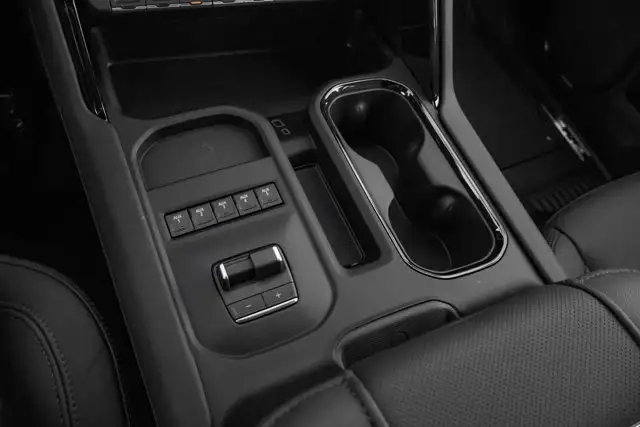 2026 GMC Sierra 3500HD AT4 - Photo 28