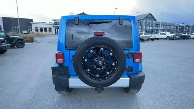 2015 Jeep Wrangler Unlimited Sahara - Photo 8