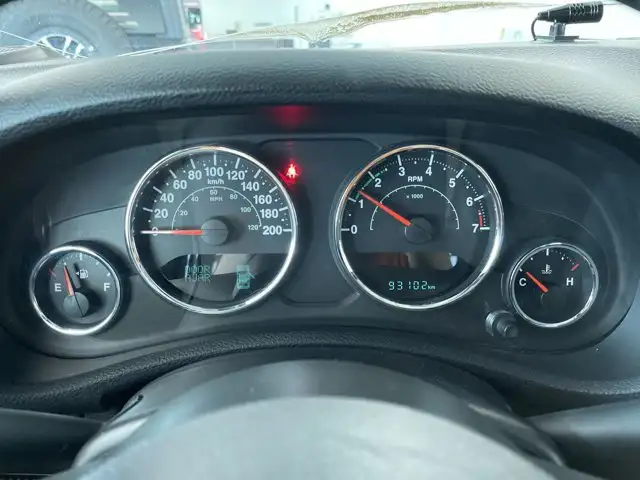 2015 Jeep Wrangler Unlimited Sahara - Photo 26