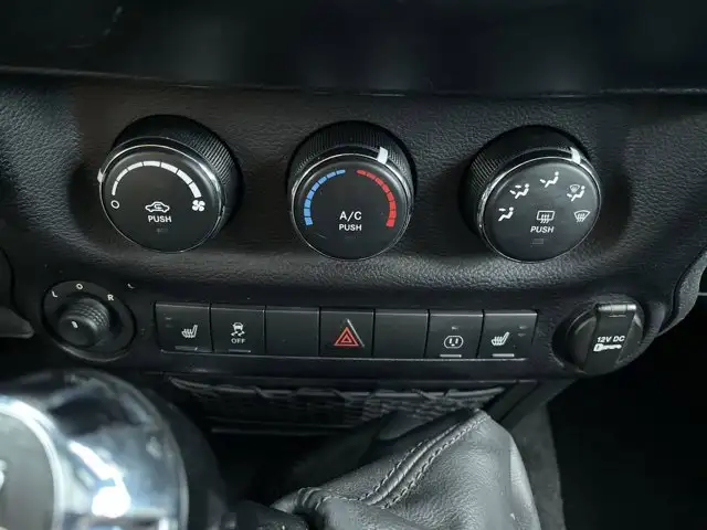 2015 Jeep Wrangler Unlimited Sahara - Photo 34