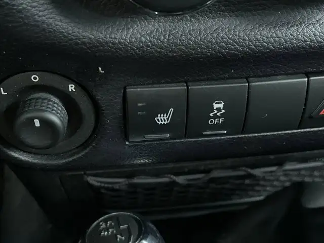 2015 Jeep Wrangler Unlimited Sahara - Photo 35