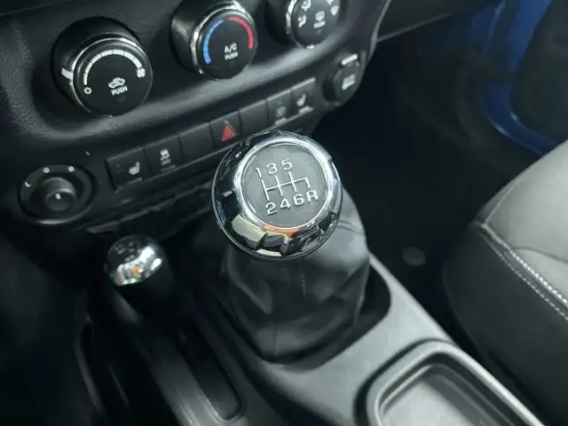 2015 Jeep Wrangler Unlimited Sahara - Photo 36