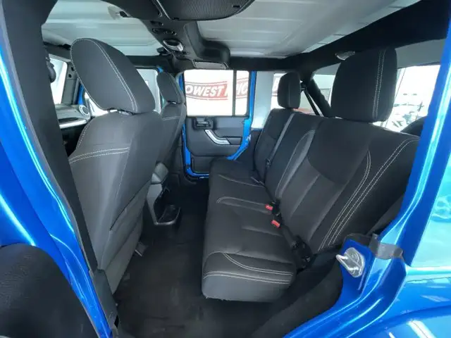 2015 Jeep Wrangler Unlimited Sahara - Photo 39