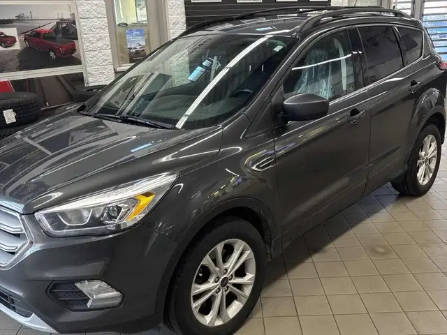 2019 FORD ESCAPE SEL EDITION | 4WD | 1 OWNER | - Photo 3