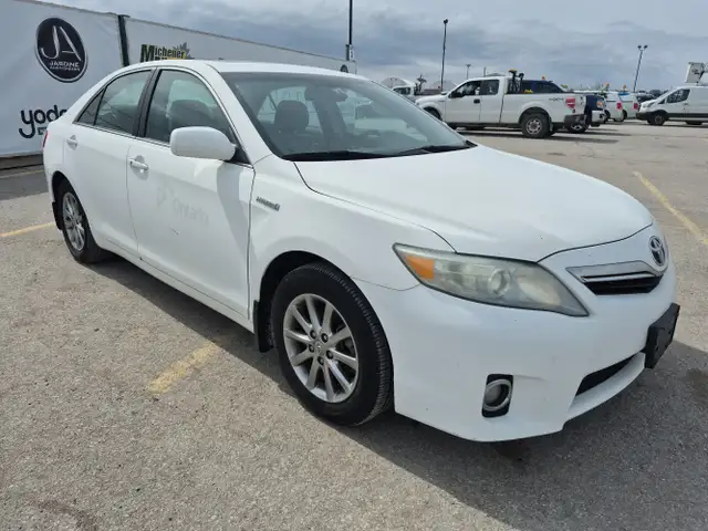 2011 Toyota Camry Hybrid - Photo 3