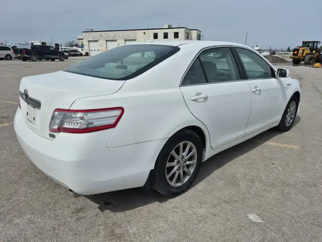 2011 Toyota Camry Hybrid - Photo 5