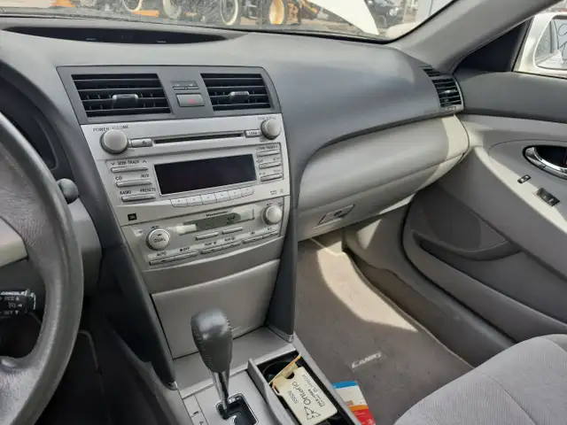 2011 Toyota Camry Hybrid - Photo 12