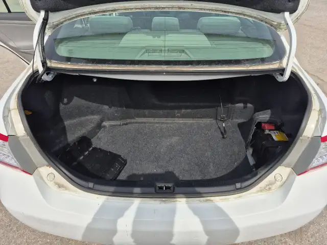 2011 Toyota Camry Hybrid - Photo 23