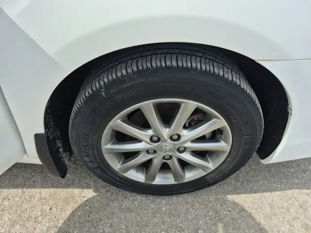 2011 Toyota Camry Hybrid - Photo 28