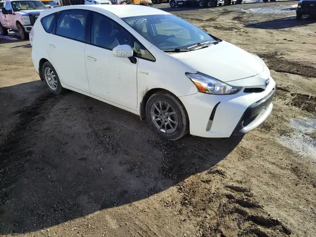 2017 Toyota Prius v - Photo 7