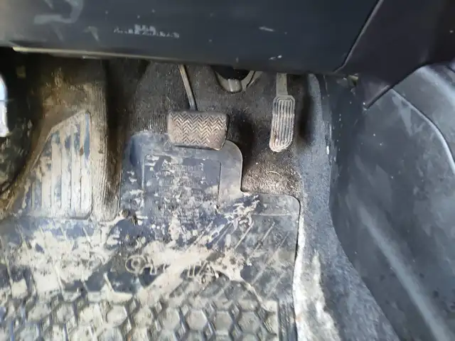 2017 Toyota Prius v - Photo 21