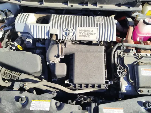 2017 Toyota Prius v - Photo 24