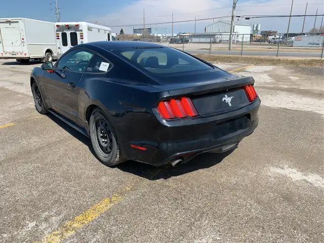 2015 Ford Mustang - Photo 7